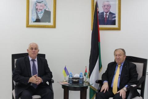 بحث علاقات التعاون الاقتصادي والتجاري بين فلسطين وأوكرانيا