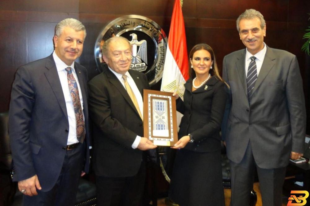 مباحثات فلسطينية مصرية لزيادة التبادل التجاري  
